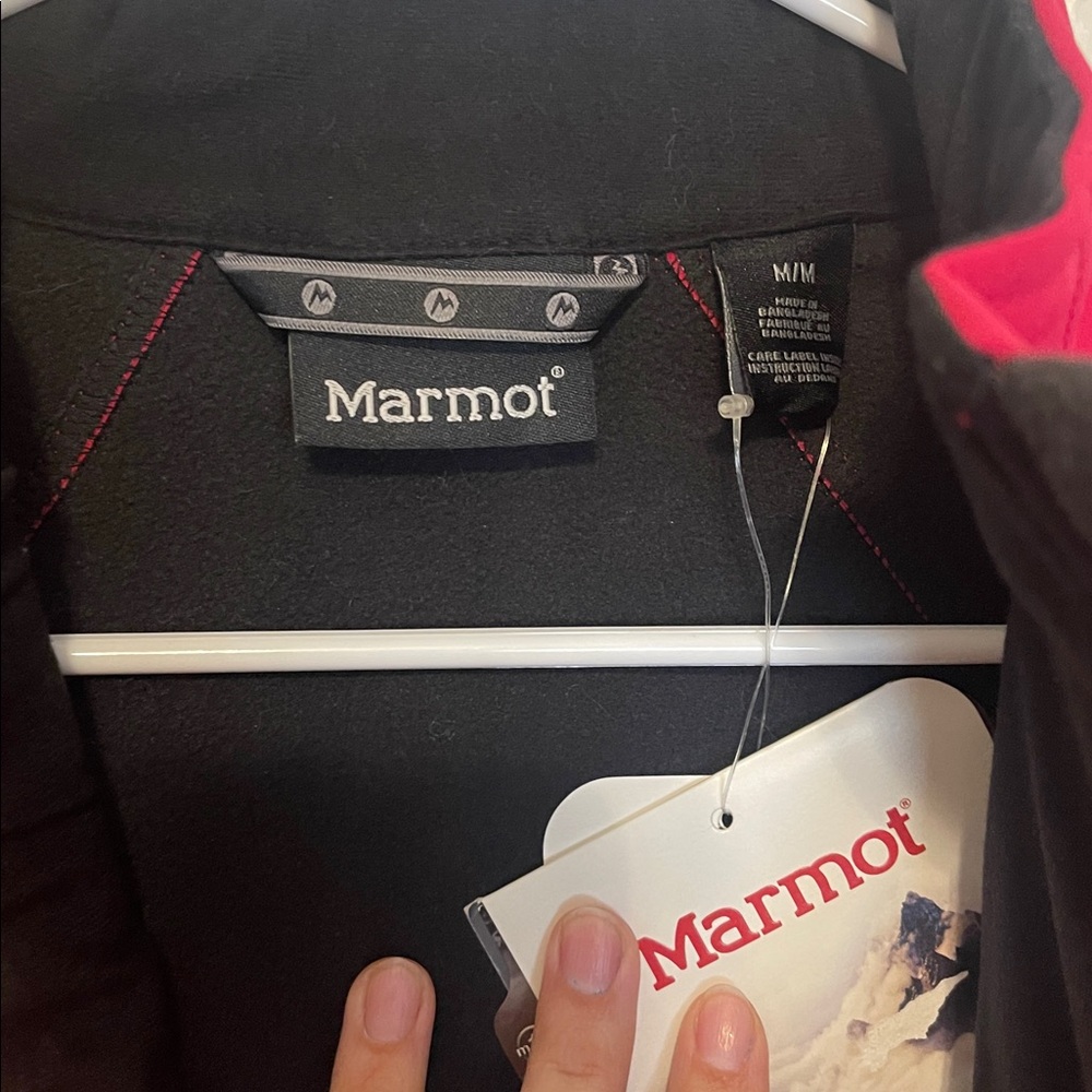 Womens Marmot lightweight shell jacket, red. - Picture 6 of 9